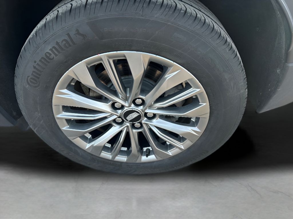 2025 Cadillac XT4 FWD Premium Luxury - Stellar Black Metallic exterior view 9