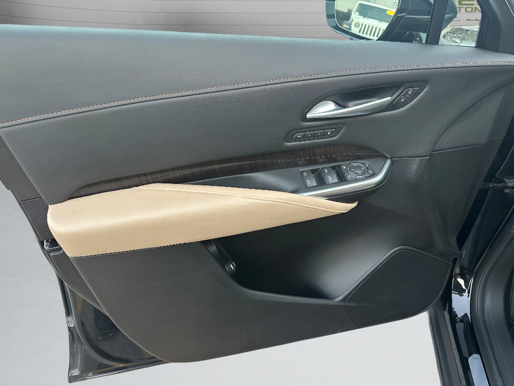 2025 Cadillac XT4 FWD Premium Luxury - Stellar Black Metallic exterior view 18