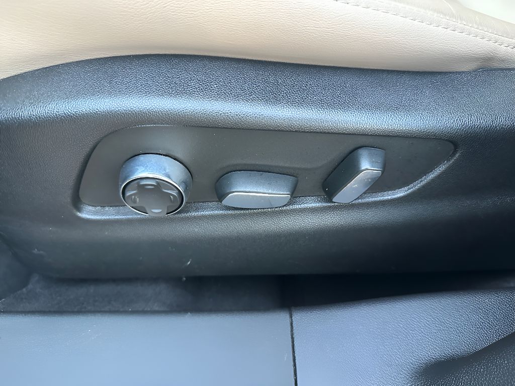 2025 Cadillac XT4 FWD Premium Luxury - Stellar Black Metallic exterior view 20