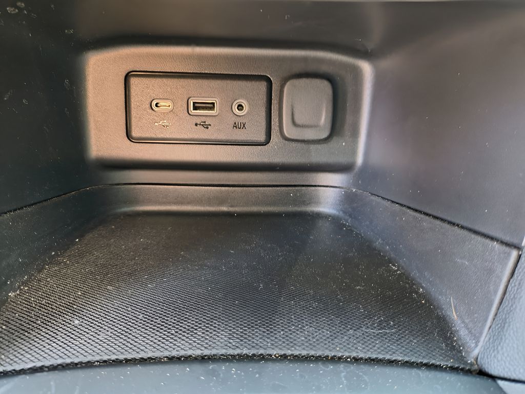 Used 2023 Chevrolet Equinox RS