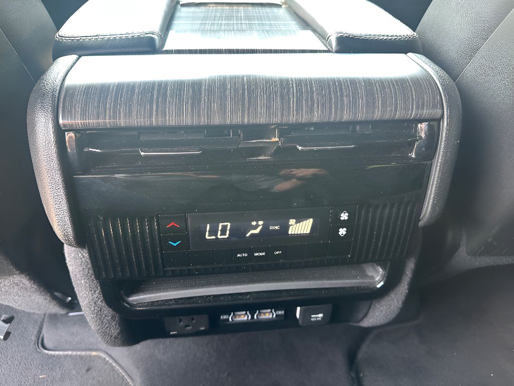 2024 Jeep Wagoneer Series II - Velvet Red Pearlcoat exterior view 17