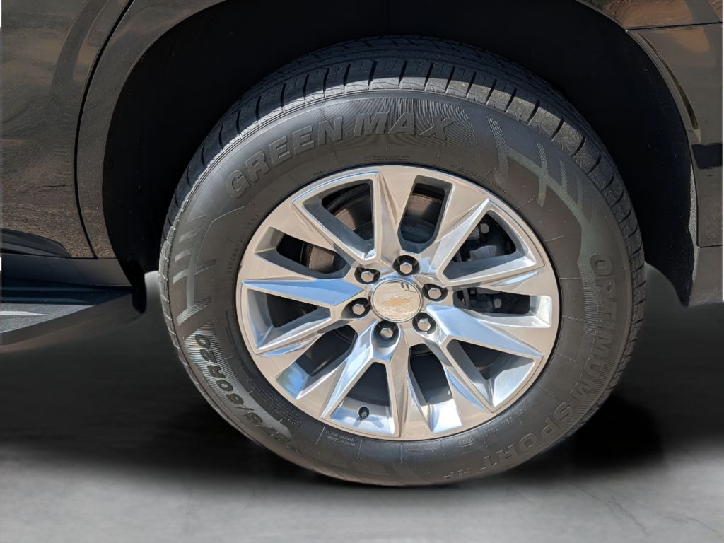 2024 Chevrolet Tahoe Premier - Black exterior view 3