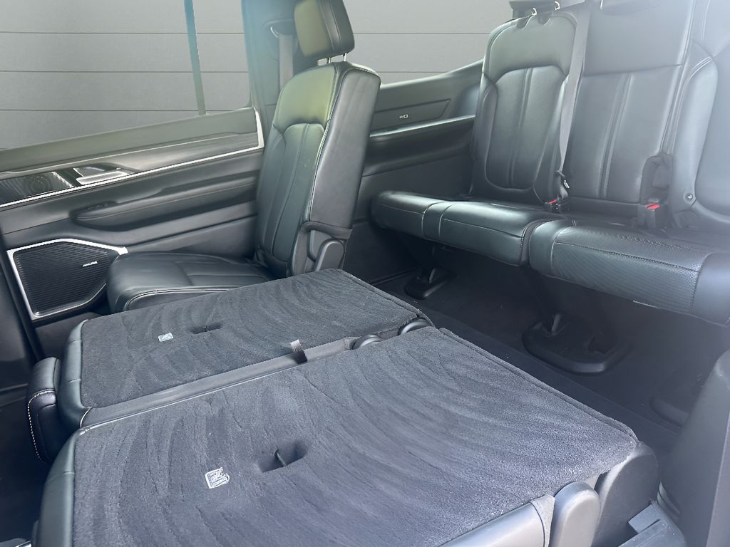 2024 Jeep Wagoneer Series II - Bright White Clearcoat exterior view 18