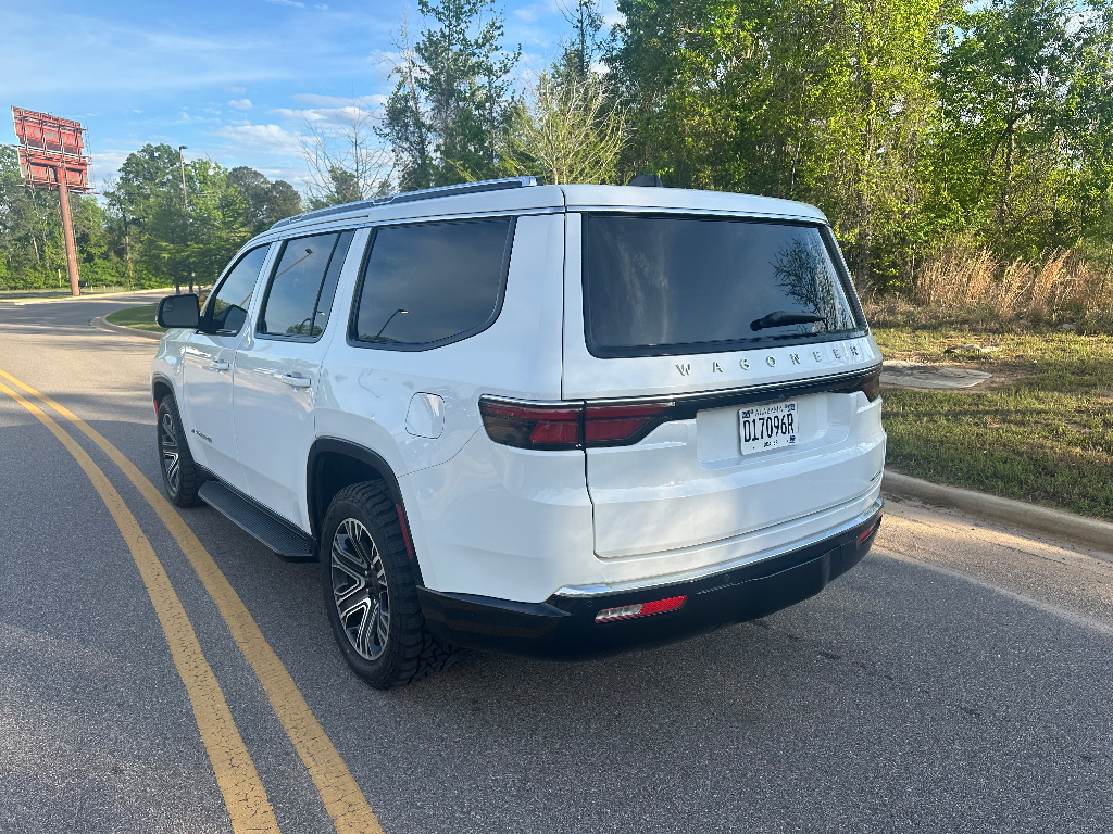 2024 Jeep Wagoneer Series II - Bright White Clearcoat exterior view 10