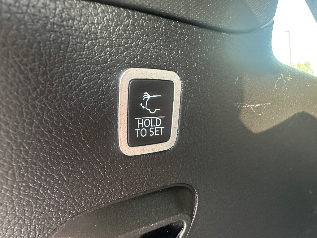 2024 Jeep Wagoneer Series II - Bright White Clearcoat exterior view 12