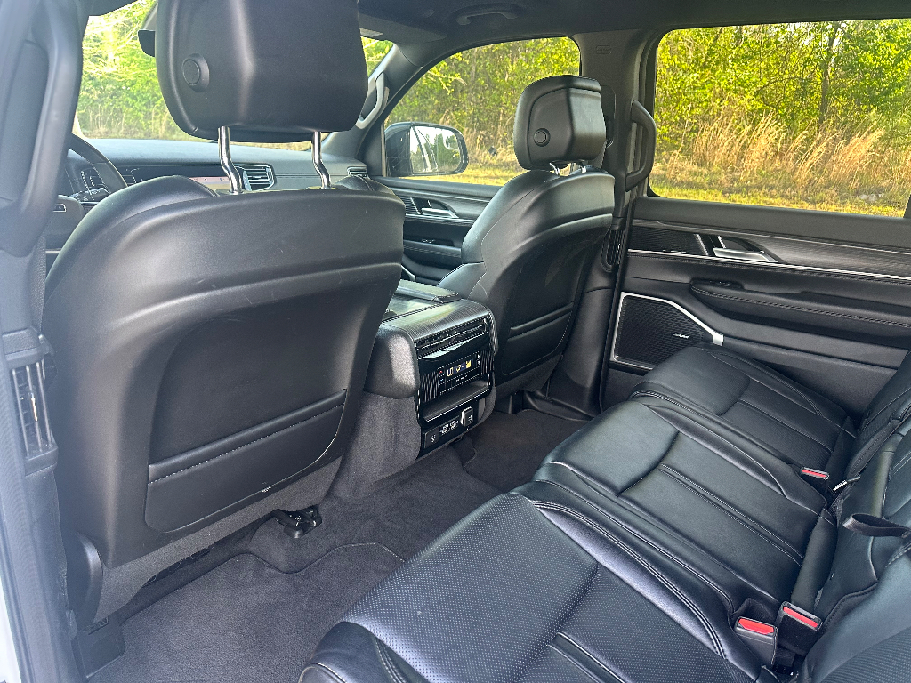 2024 Jeep Wagoneer Series II - Bright White Clearcoat exterior view 17