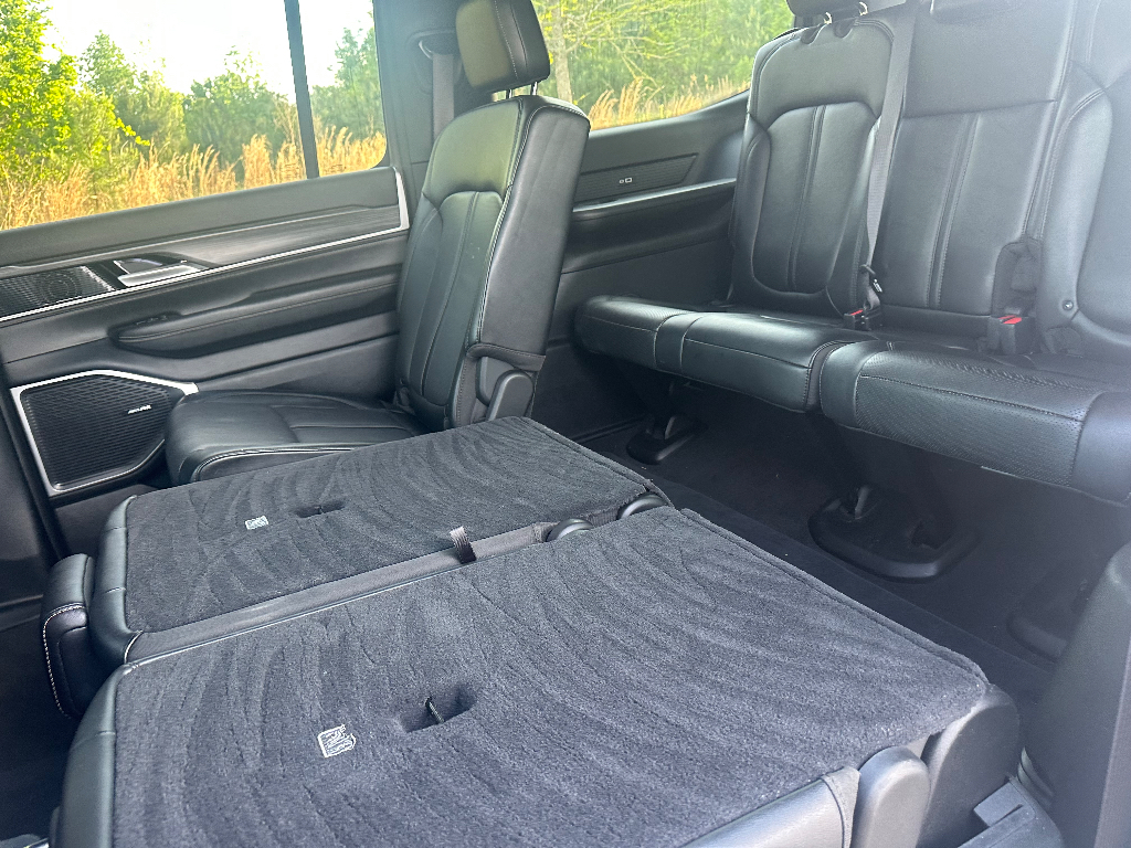 2024 Jeep Wagoneer Series II - Bright White Clearcoat exterior view 18