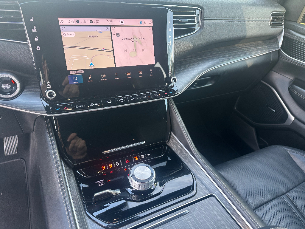 2024 Jeep Wagoneer Series II - Bright White Clearcoat exterior view 9