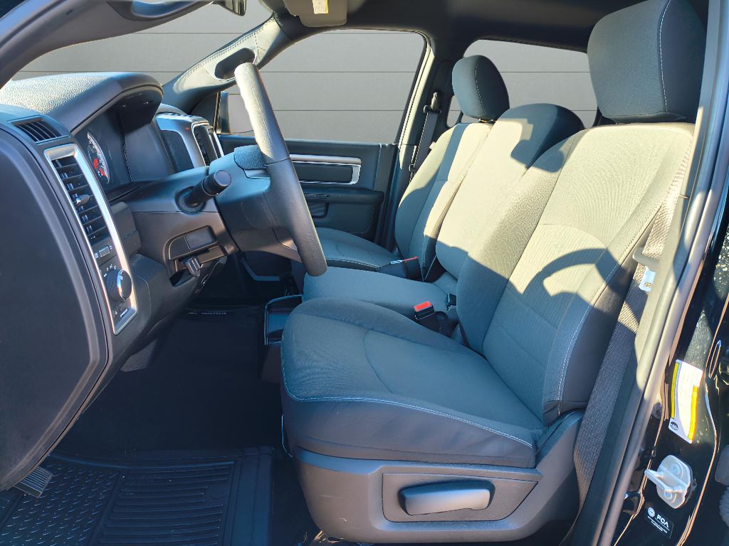 2024 Ram 1500 Classic Warlock - Diamond Black Crystal Pearlcoat exterior view 15