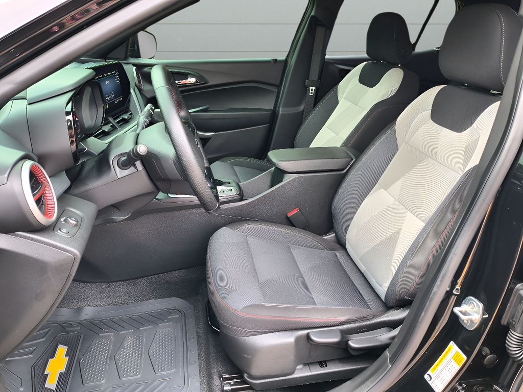 2024 Chevrolet Trax 1RS - Mosaic Black Metallic exterior view 11