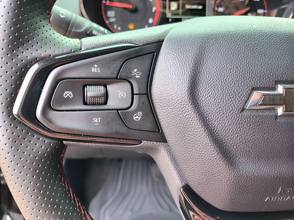 2024 Chevrolet Trax 1RS - Mosaic Black Metallic exterior view 13