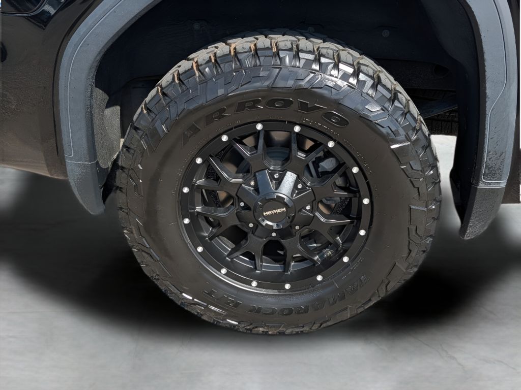 2024 GMC Sierra 1500 - Onyx Black exterior view 3