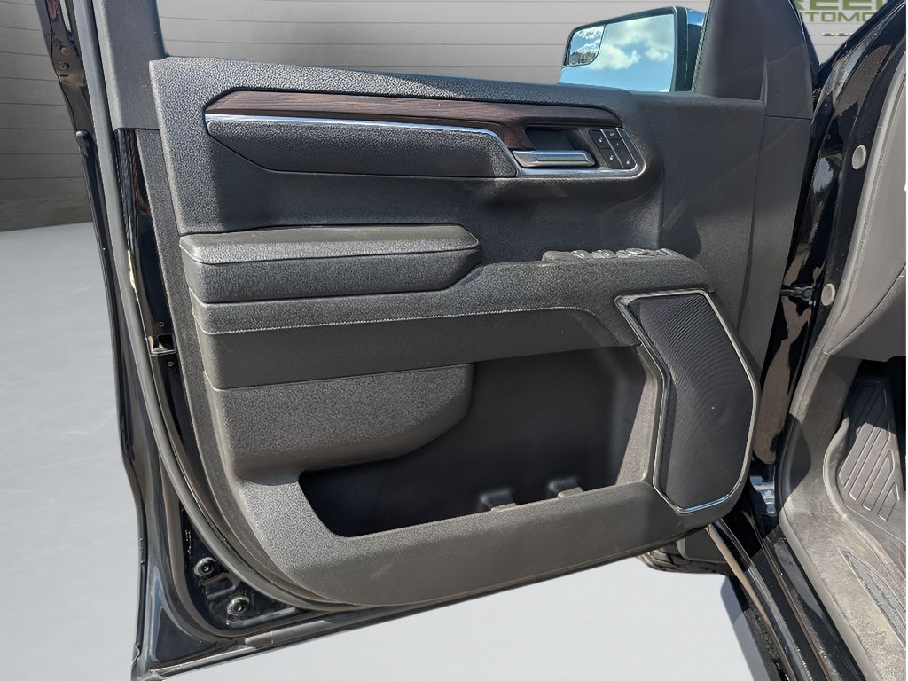 2024 GMC Sierra 1500 - Onyx Black exterior view 15