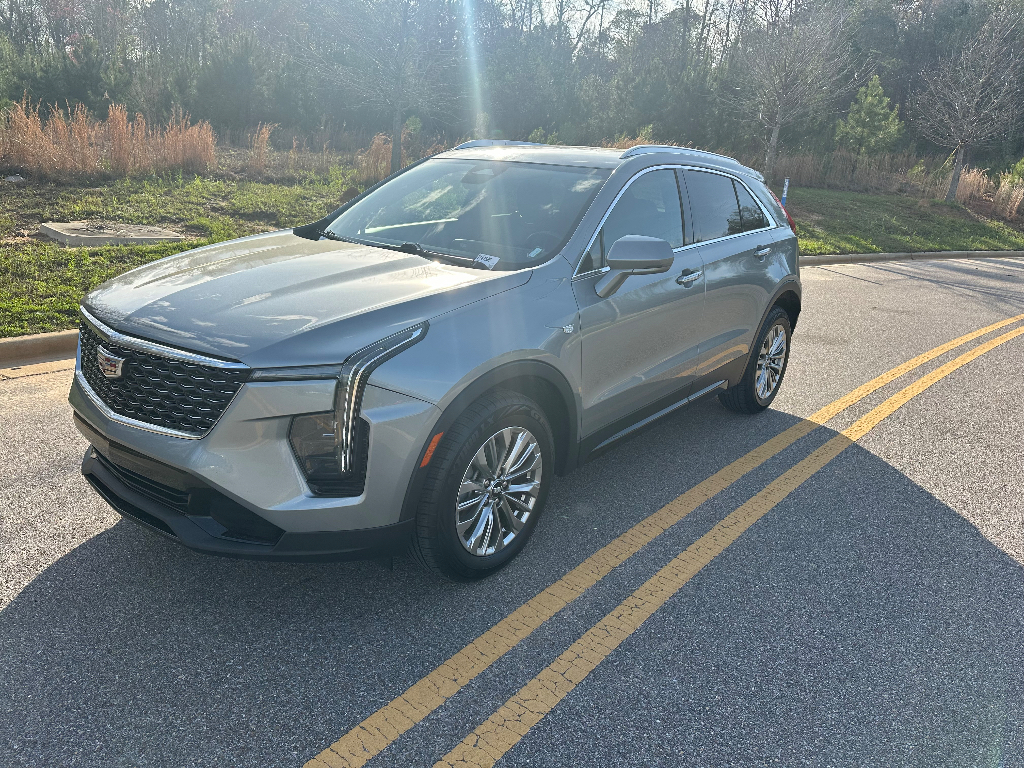 2024 Cadillac XT4 FWD Premium Luxury - Argent Silver Metallic exterior view 1