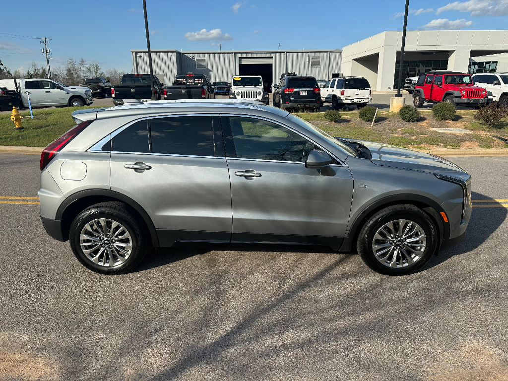 2024 Cadillac XT4 FWD Premium Luxury - Argent Silver Metallic exterior view 4