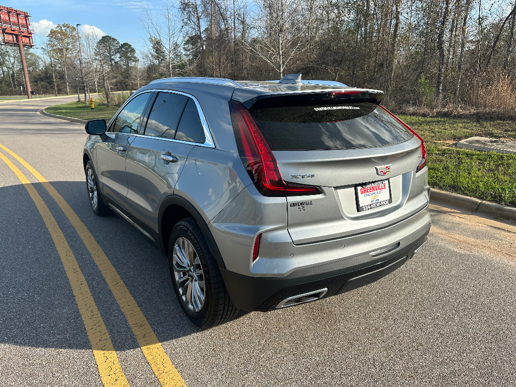 2024 Cadillac XT4 FWD Premium Luxury - Argent Silver Metallic exterior view 7