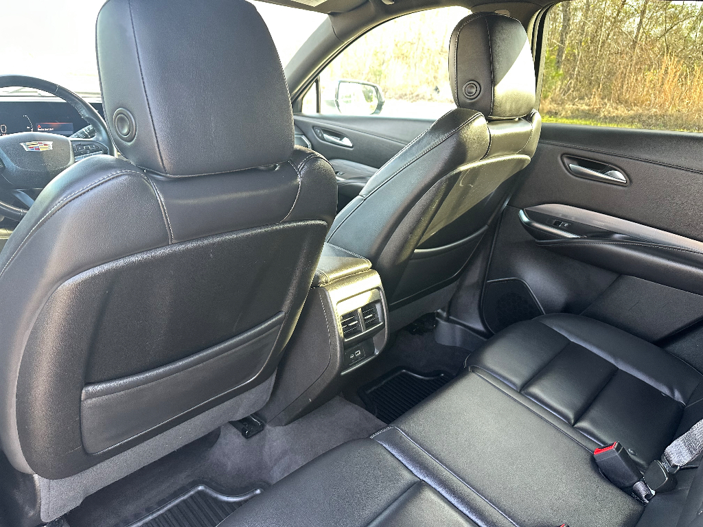 2024 Cadillac XT4 FWD Premium Luxury - Argent Silver Metallic exterior view 14