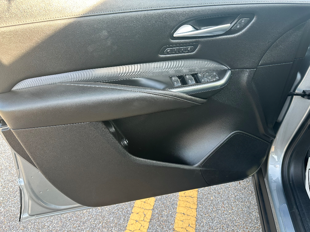 2024 Cadillac XT4 FWD Premium Luxury - Argent Silver Metallic exterior view 19