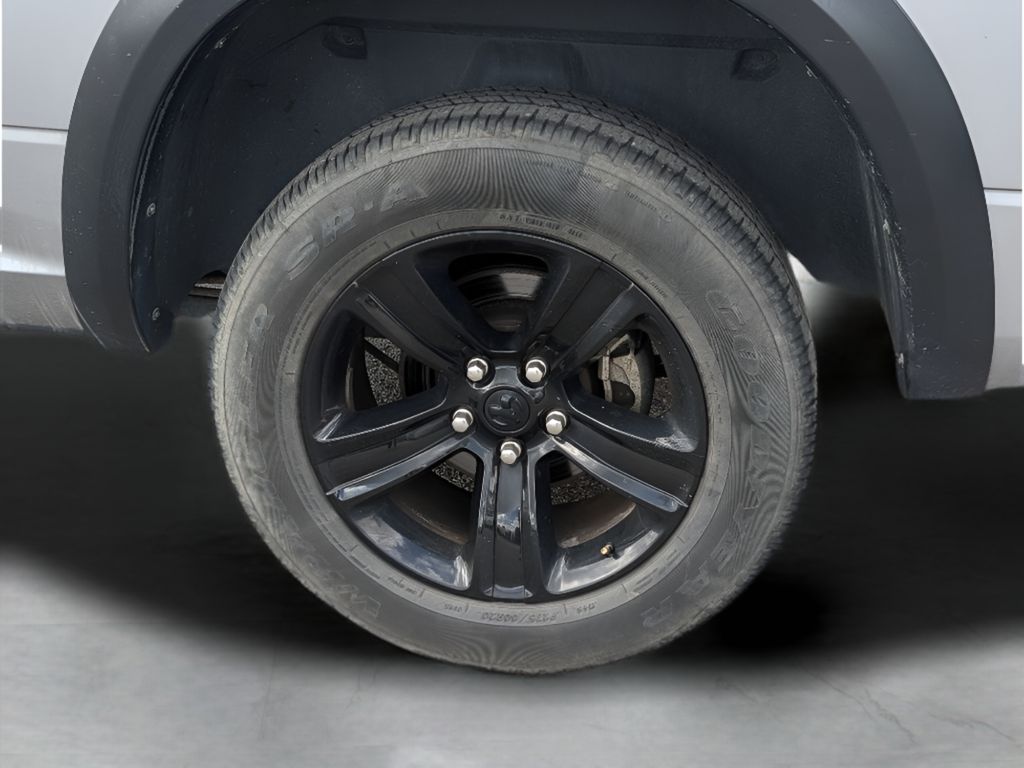 2024 Ram 1500 Classic Warlock - Billet Silver Metallic Clearcoat exterior view 4