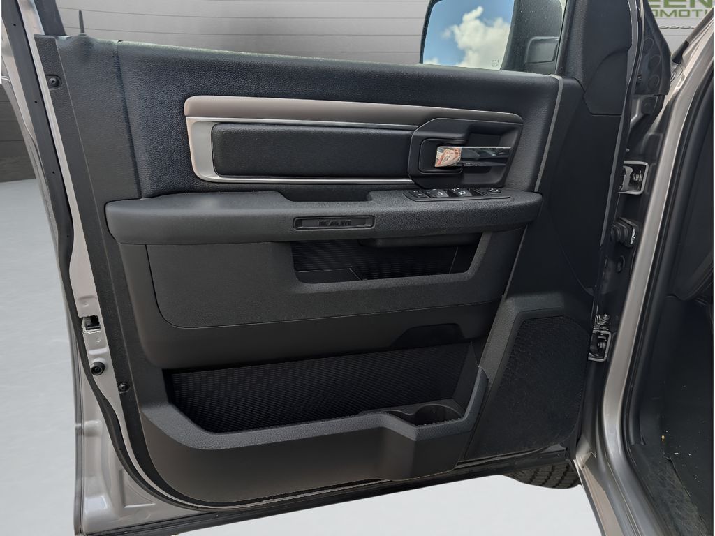 2024 Ram 1500 Classic Warlock - Billet Silver Metallic Clearcoat exterior view 15