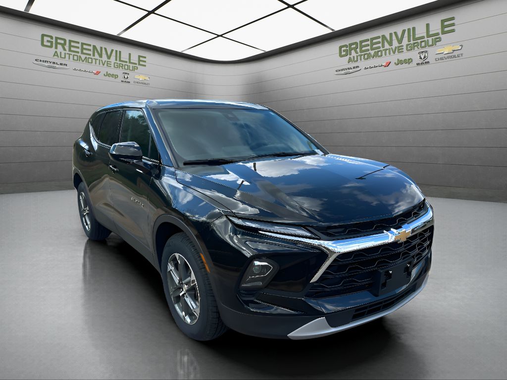 2025 Chevrolet Blazer LT - Black exterior view 4