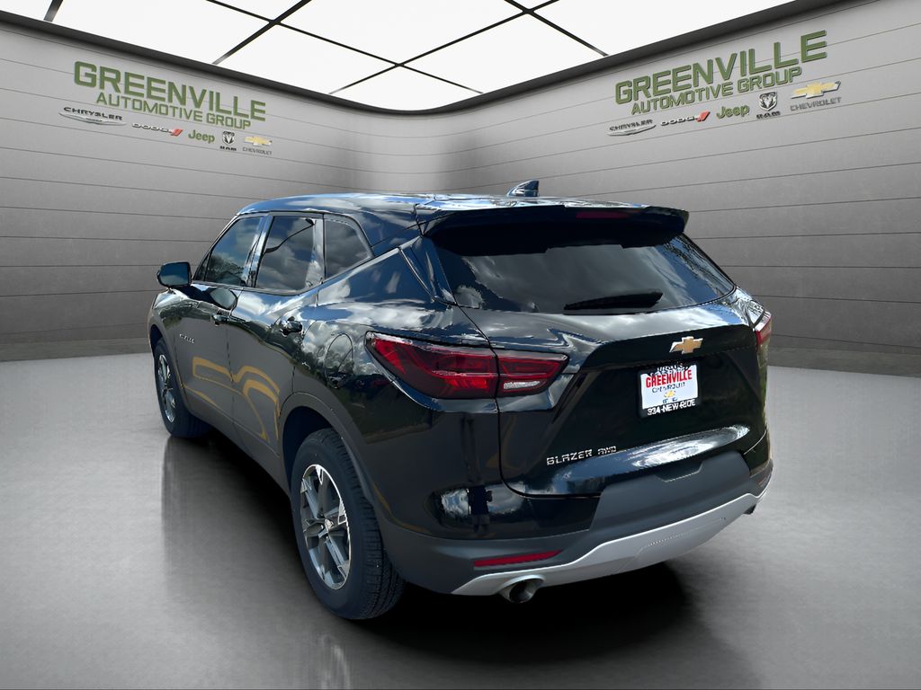 2025 Chevrolet Blazer LT - Black exterior view 8