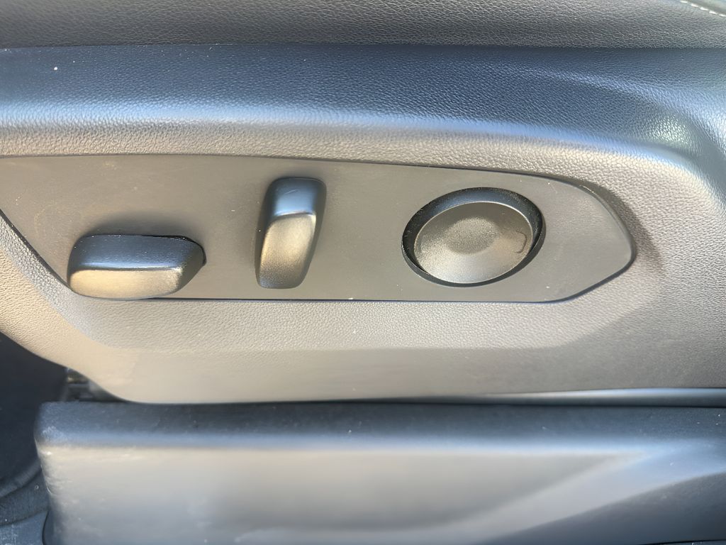 Used 2025 GMC Sierra SLT