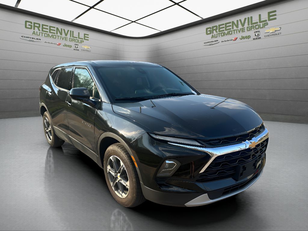 2025 Chevrolet Blazer LT - Black exterior view 4
