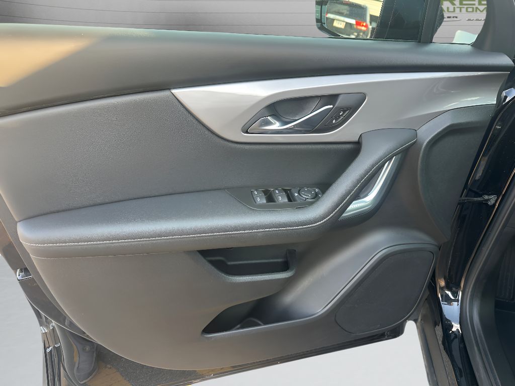 2025 Chevrolet Blazer LT - Black exterior view 18