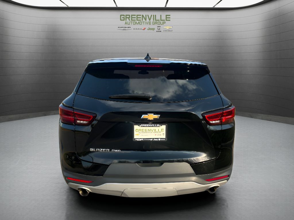 2025 Chevrolet Blazer LT - Black exterior view 7