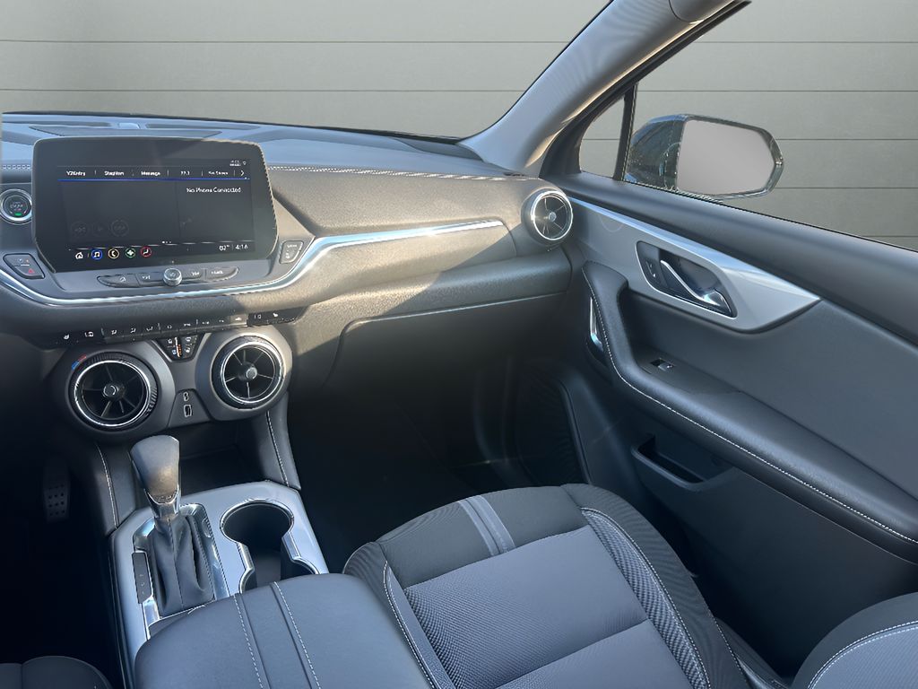2025 Chevrolet Blazer LT - Black exterior view 17