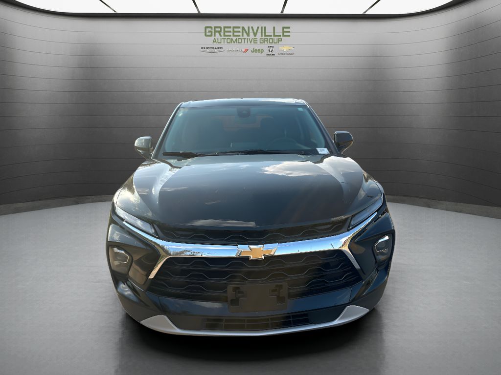 2025 Chevrolet Blazer LT - Black exterior view 3