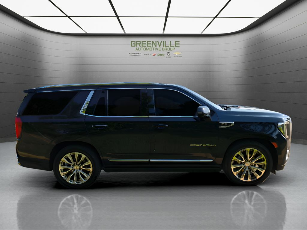 2021 GMC Yukon Denali - Midnight Blue Metallic exterior view 9
