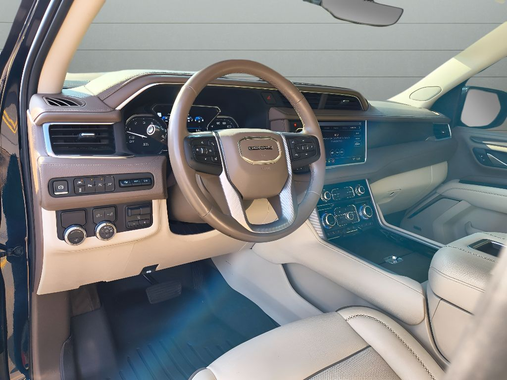 2021 GMC Yukon Denali - Midnight Blue Metallic exterior view 20