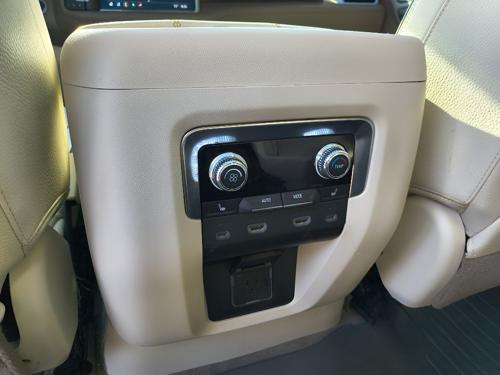 2021 GMC Yukon Denali - Photo 37