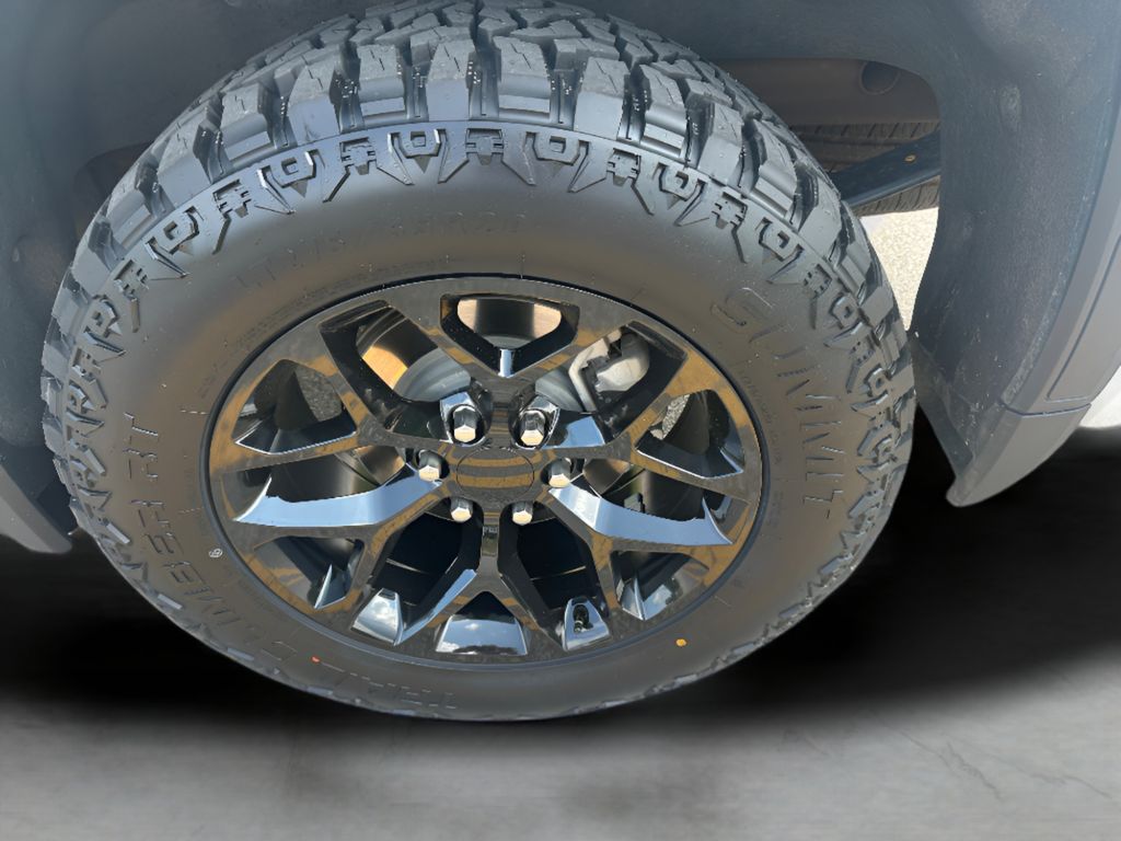 2025 GMC Sierra 1500.0 - Summit White exterior view 9