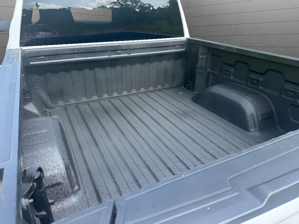 2025 GMC Sierra 1500.0 - Summit White exterior view 10