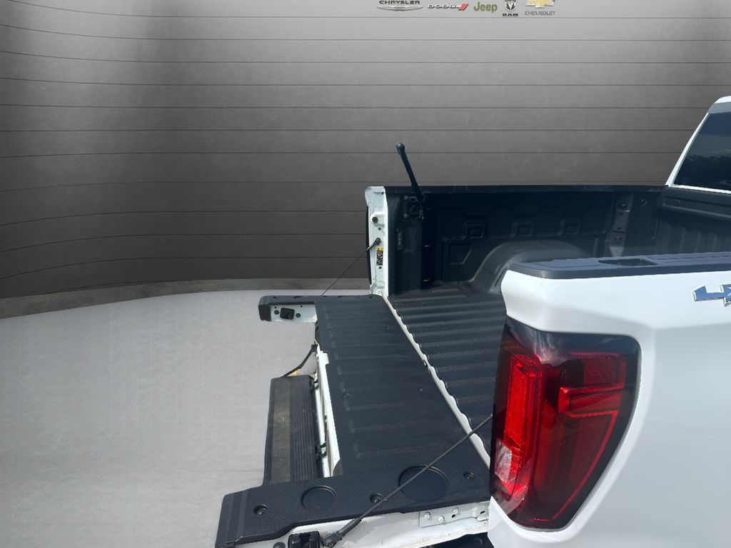 2025 GMC Sierra 1500.0 - Summit White exterior view 11