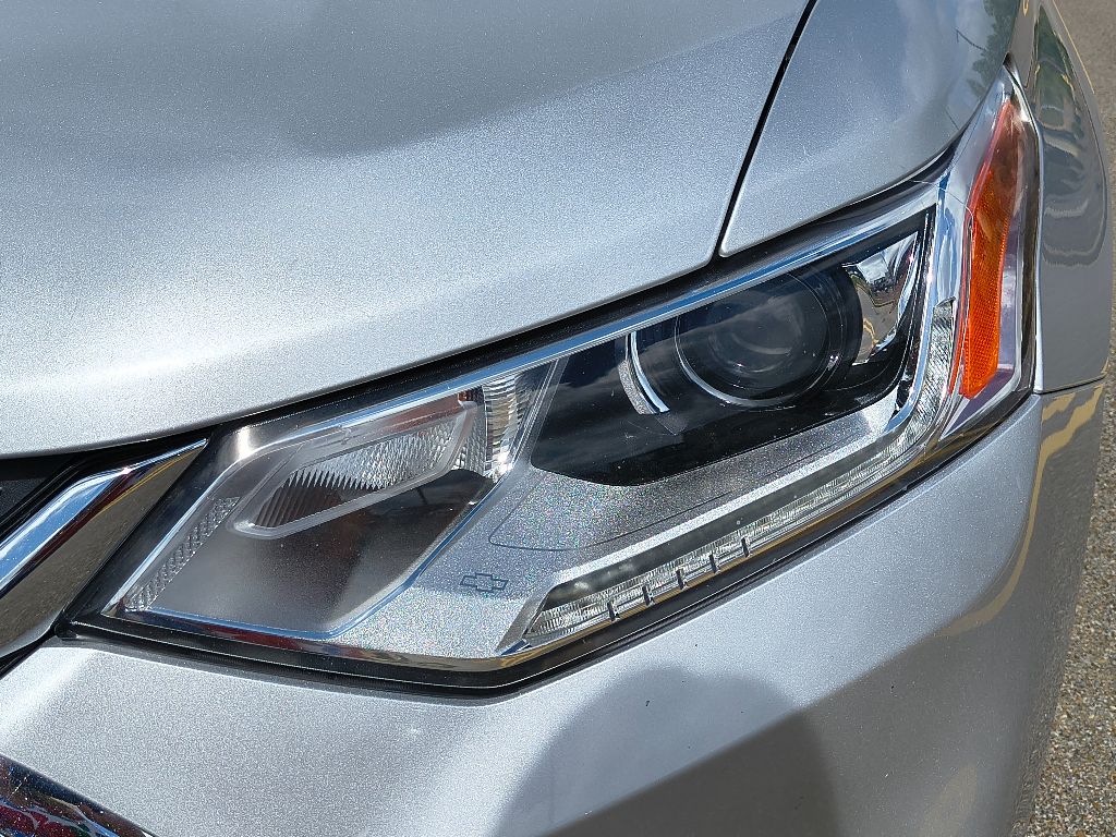 2020 Chevrolet Traverse LS - Silver Ice Metallic exterior view 12