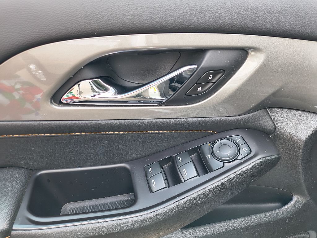 2020 Chevrolet Traverse LS - Silver Ice Metallic exterior view 13