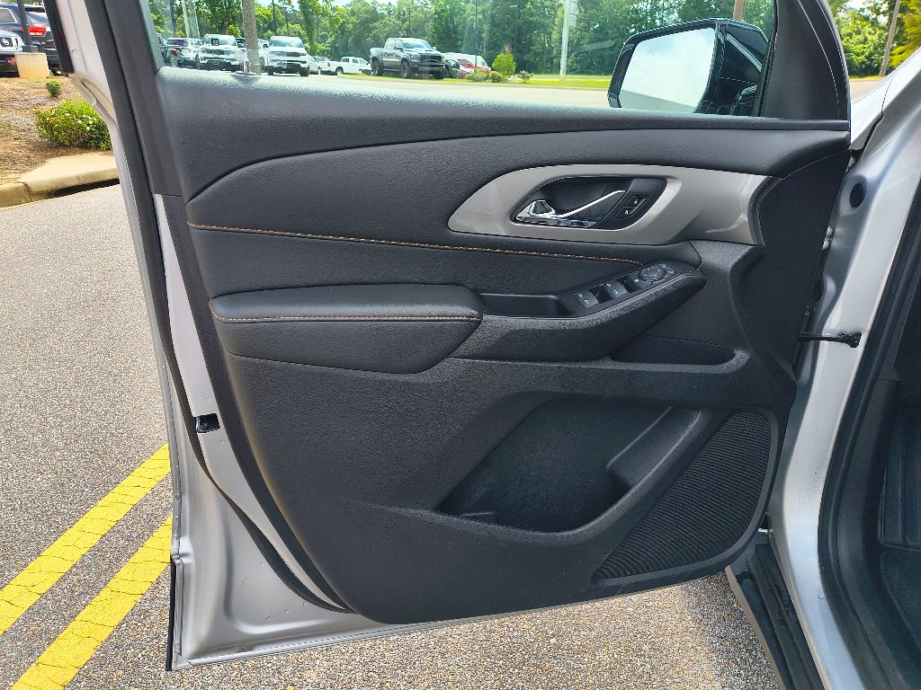 2020 Chevrolet Traverse LS - Silver Ice Metallic exterior view 14