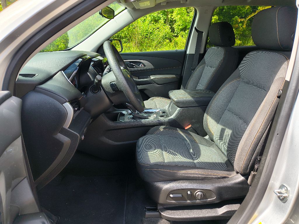 2020 Chevrolet Traverse LS - Silver Ice Metallic exterior view 15