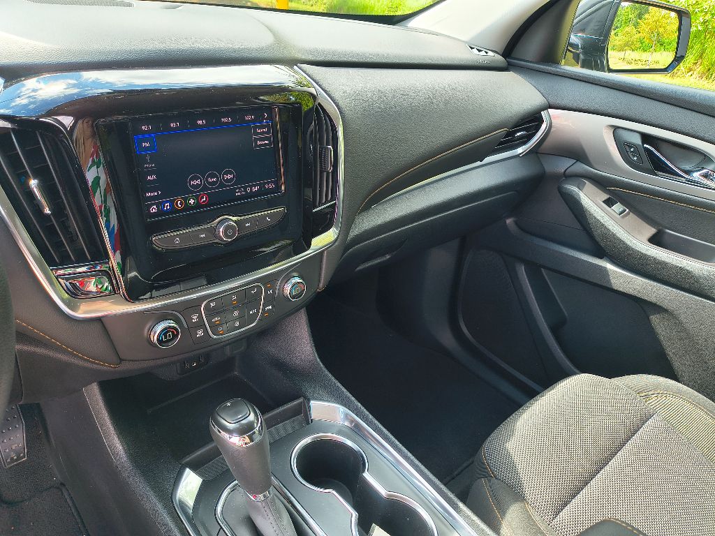 2020 Chevrolet Traverse LS - Silver Ice Metallic exterior view 19