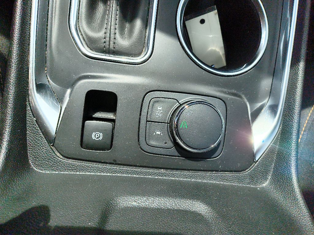 Used 2020 Chevrolet Traverse LS