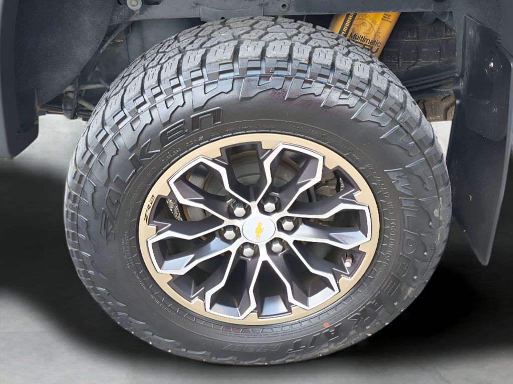 2019 Chevrolet Colorado 4WD ZR2 - Summit White exterior view 3