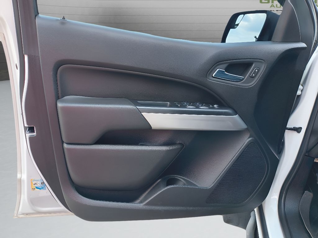 2019 Chevrolet Colorado 4WD ZR2 - Summit White exterior view 16