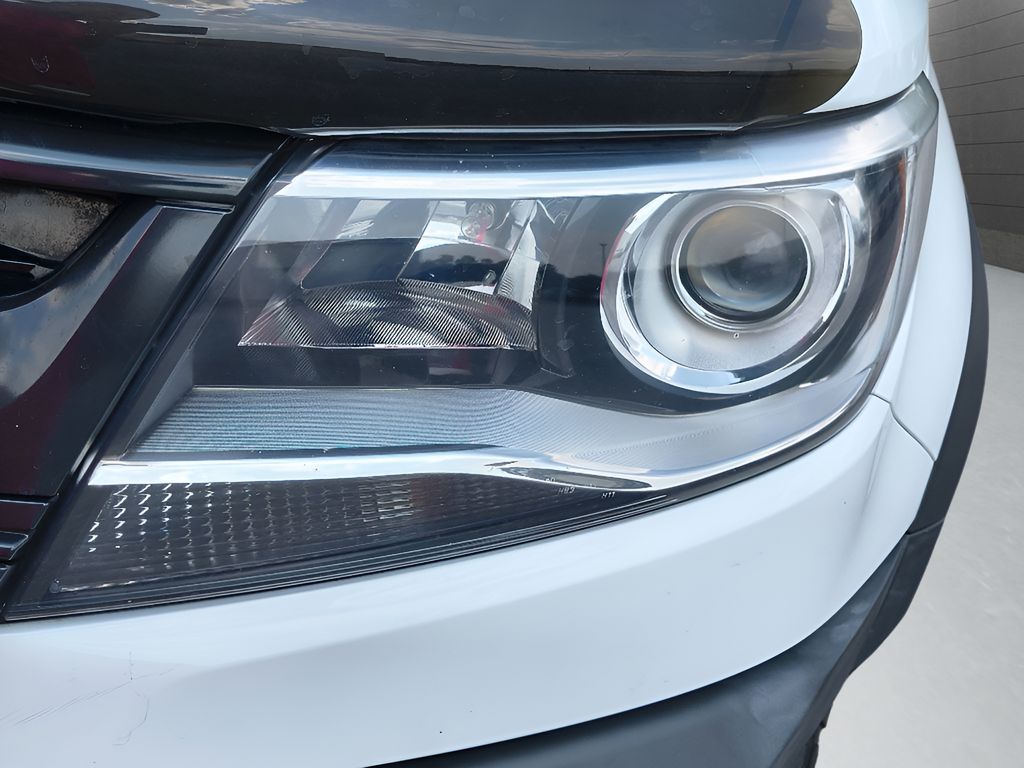 2019 Chevrolet Colorado 4WD ZR2 - Summit White exterior view 13