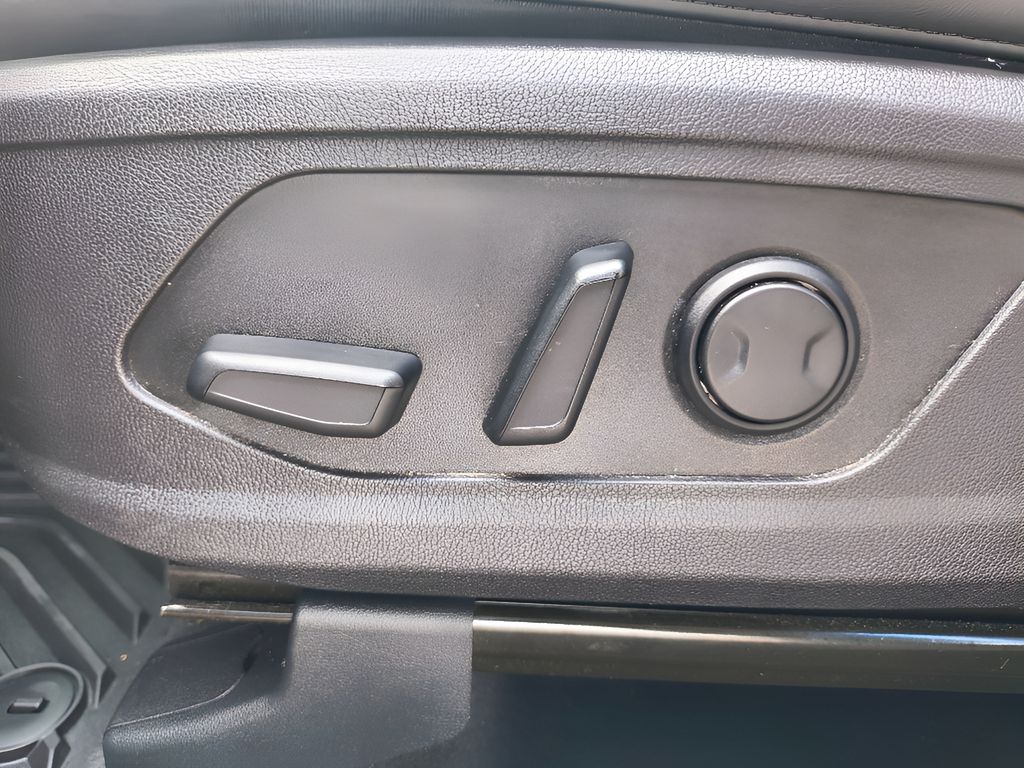 2023 Kia Sorento SX - Glacial White Pearl exterior view 15