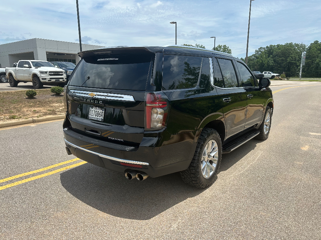2024 Chevrolet Tahoe Premier - Black exterior view 5