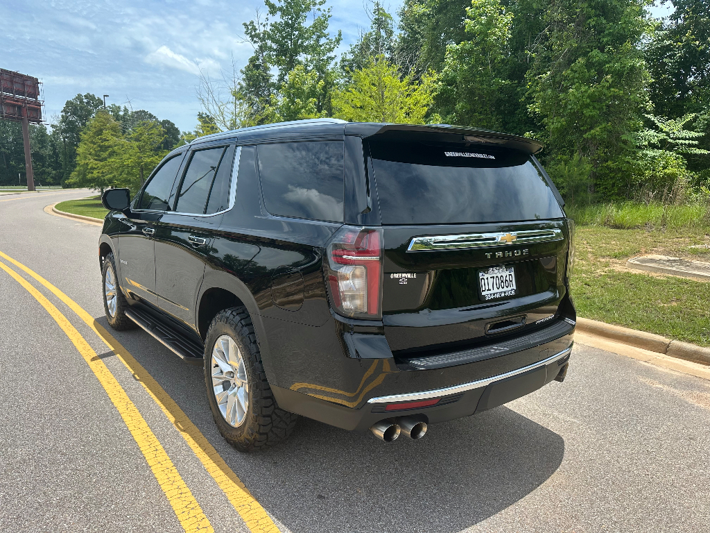 2024 Chevrolet Tahoe Premier - Black exterior view 7